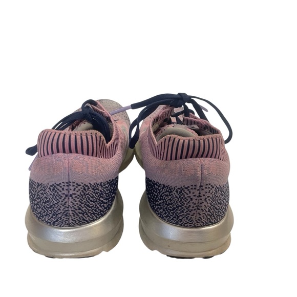 Brooks Levitate 2 Women's Gradient Pink and Navy Athletic Shoes - Picture 3 of 7